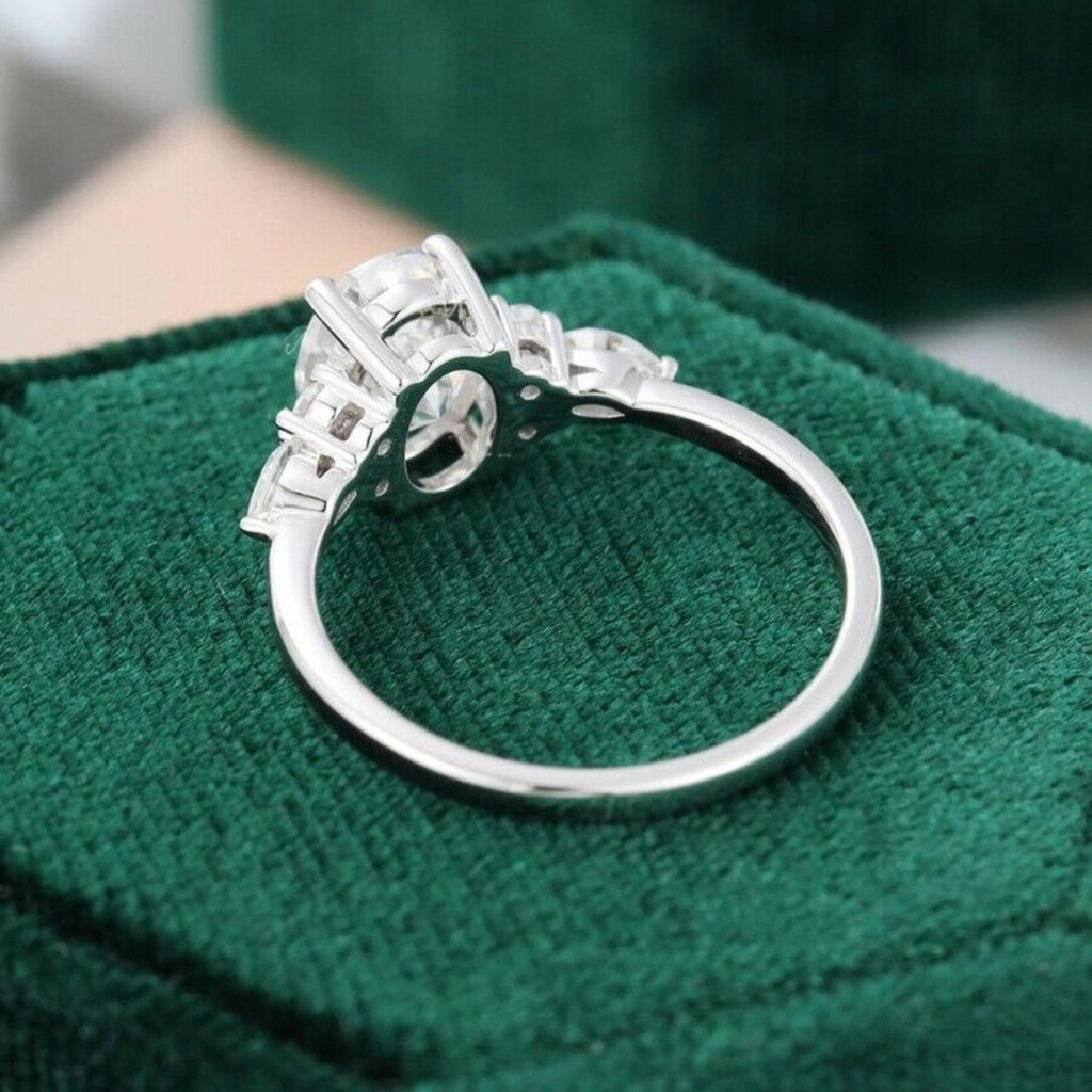 RI2747-1.05.59 PM (1)_900_1028 (2).jpg