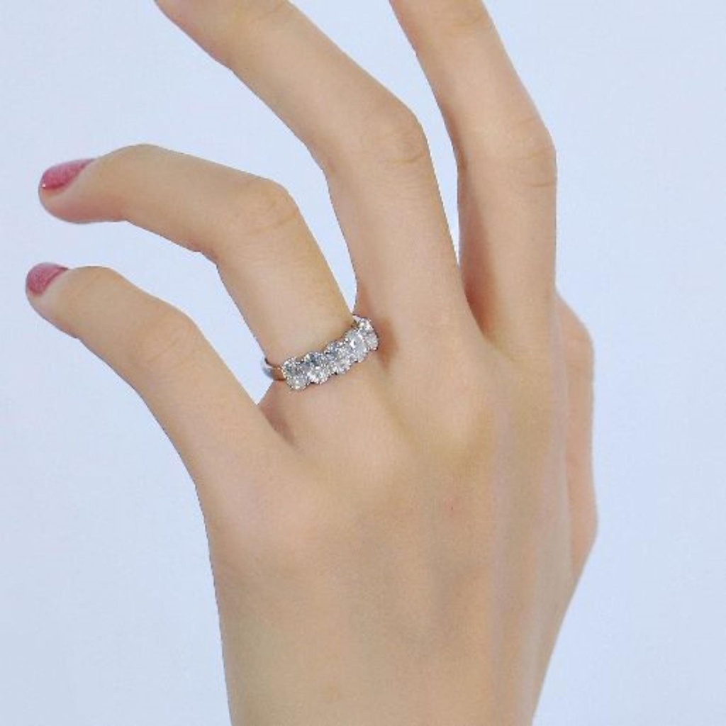 FLSDSDScreenshot 2021-11-18 at 14-58-54 doveggs-moissanite-ring-14k-white-gold-3ctw-4x6mm-oval-moissanite-half-eternity-wedding-b[...]_513_513 (2).jpg