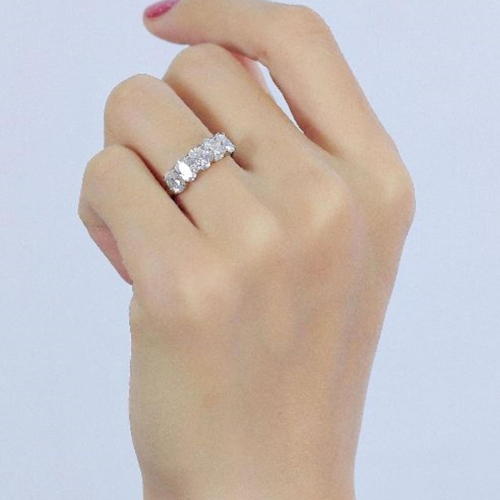 FLSDSDScreenshot 2021-11-18 at 14-58-31 doveggs-moissanite-ring-14k-white-gold-3ctw-4x6mm-oval-moissanite-half-eternity-wedding-b[...]_492_527 (2).jpg