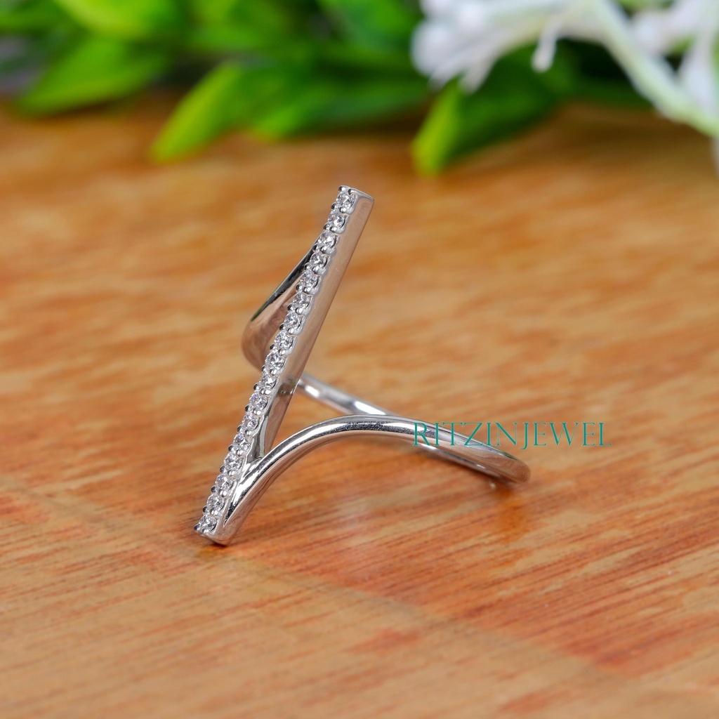 Round Cut Stone Ring for Women