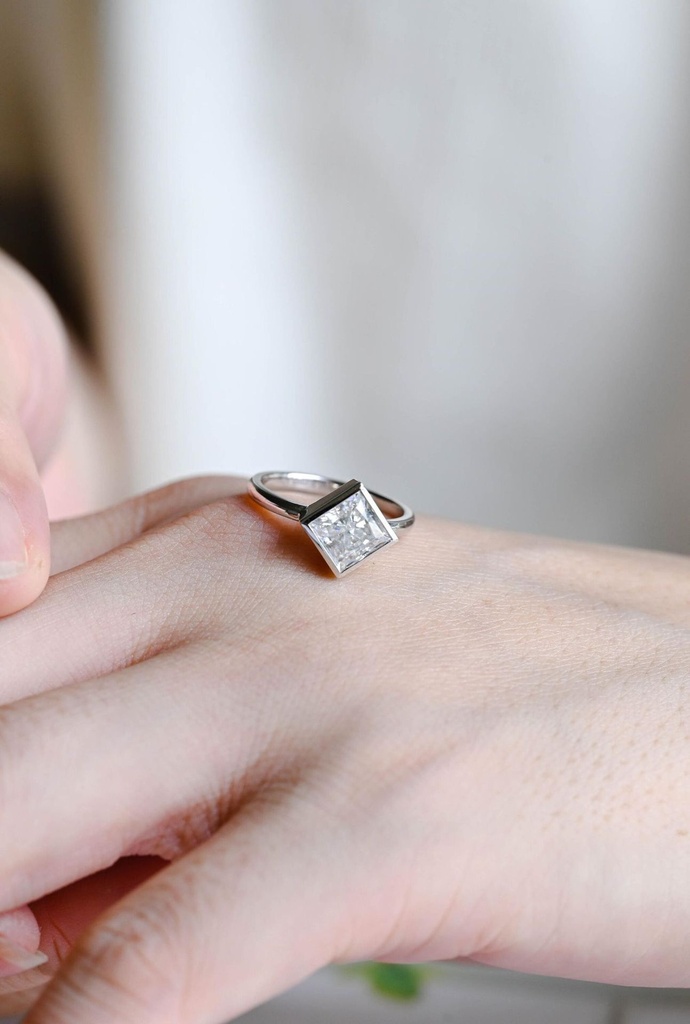 Bezel Crushed Ice Princess Moissanite Engagement Ring/Solid Gold Dainty Anniversary Ring/Anniversary Gift/Promise Ring/Proposal Ring