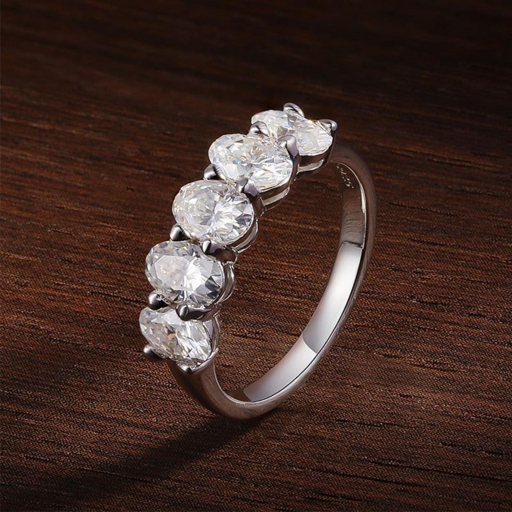Oval Cut Stone for Women