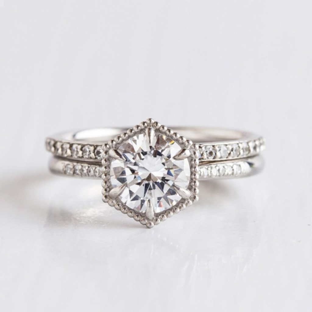 Solitaire With Accents VVS-VS Clarity Round Cut LGD In 10K Gold Ring For Engagement