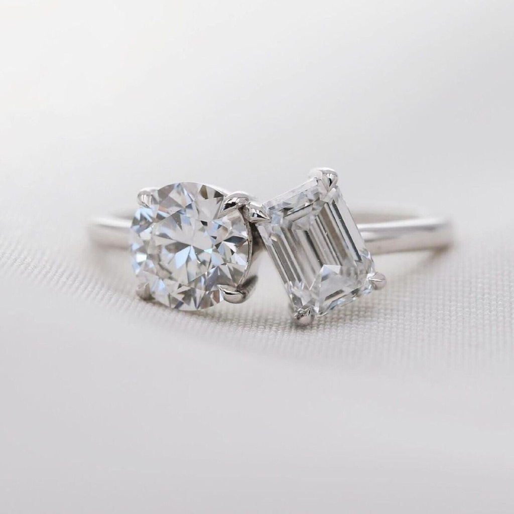Round And Emerald Cut Moissanite 14K White Gold Ring / Two Stone Moissanite Engagement Ring /Toi Et Moi Moissanite Ring For Anniversary Gift