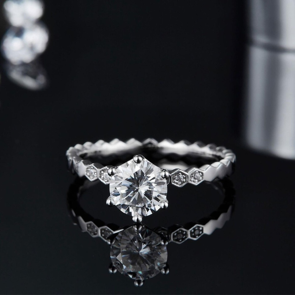 Solitaire Accents Round Cut White Cubic Zirconia In 925 Sterling Silver Ring For Engagement