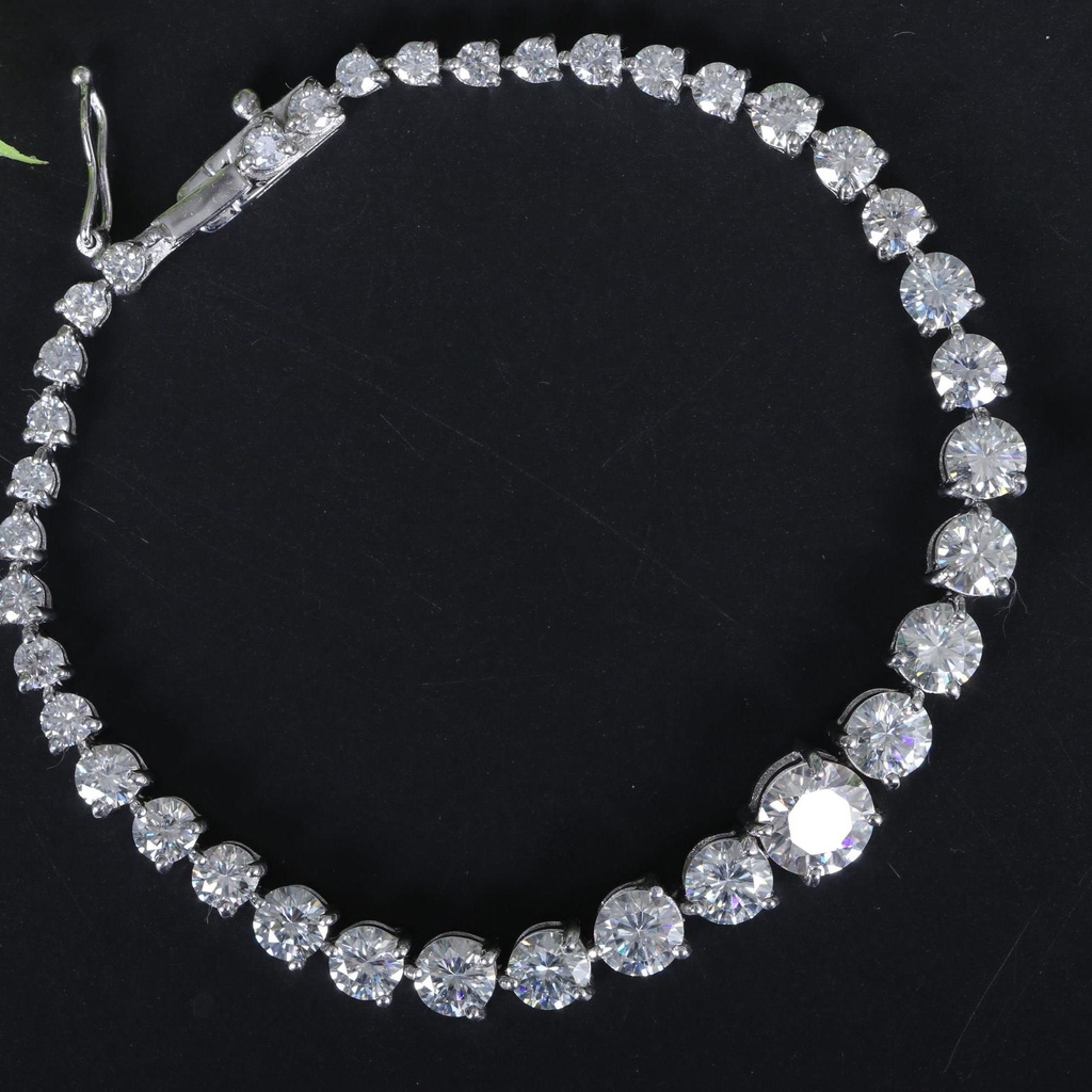 Round Moissanite stone Sterling Silver Tennis Bracelet