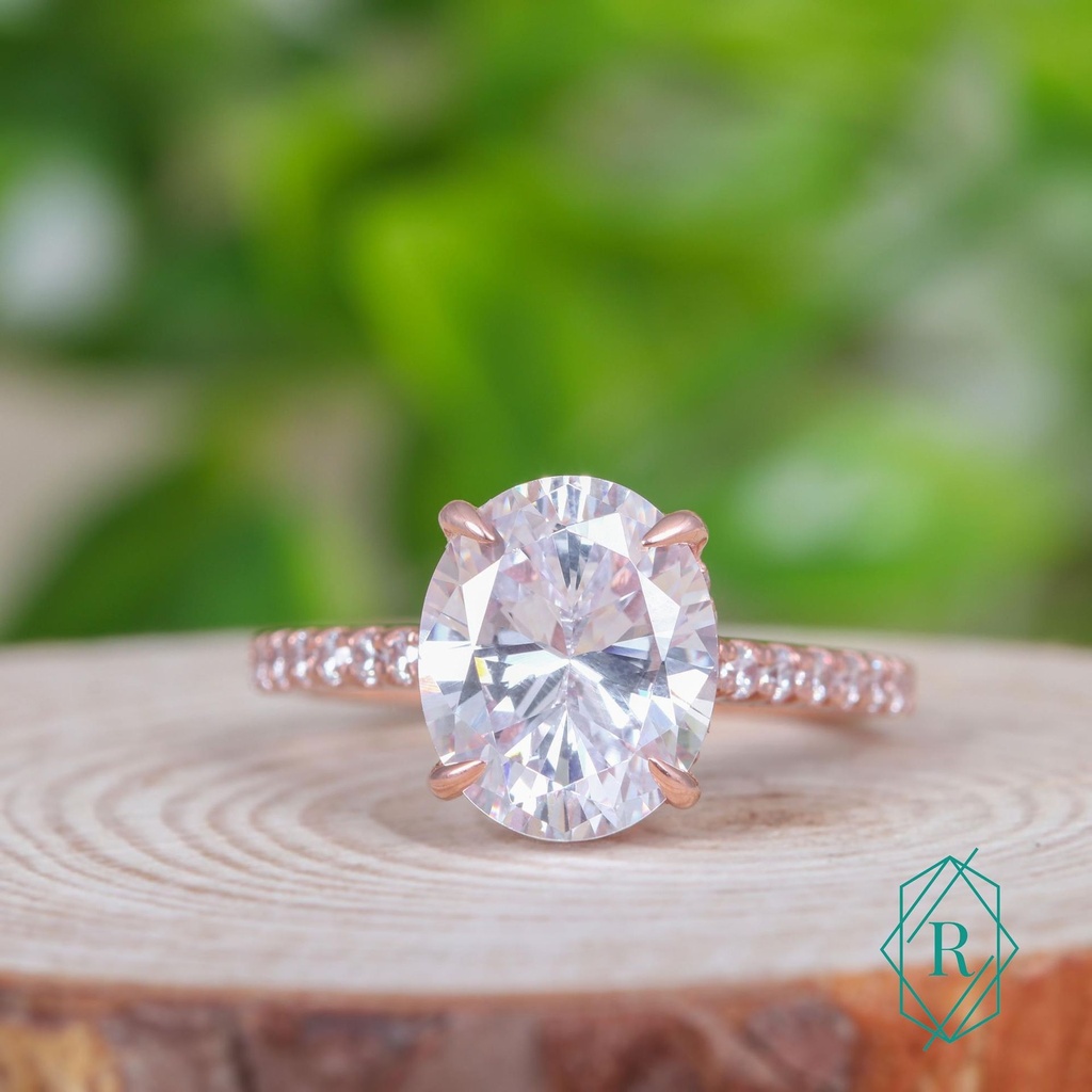 Oval Diamond Engagement Ring for Women