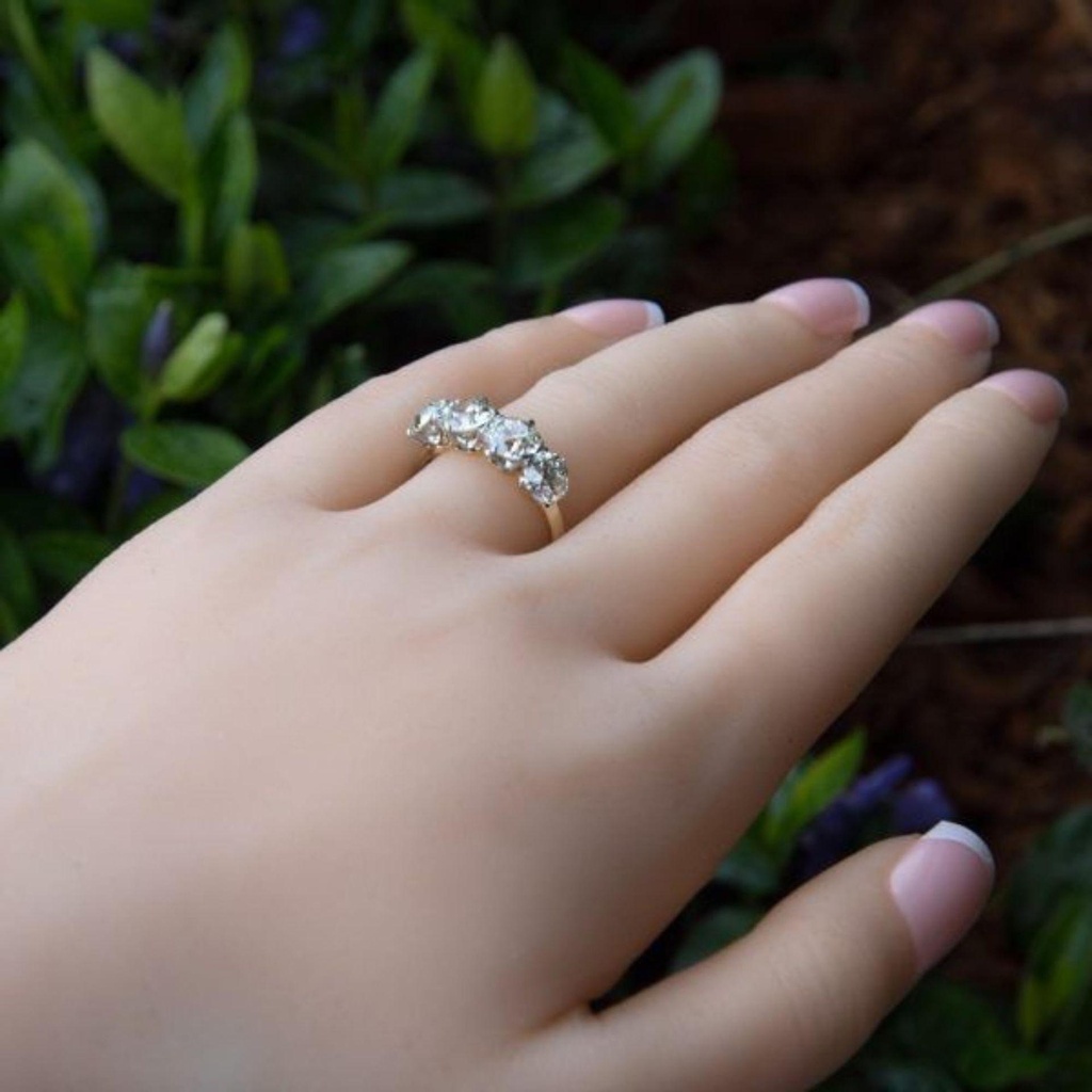Round Diamond Engagement Ring for Women