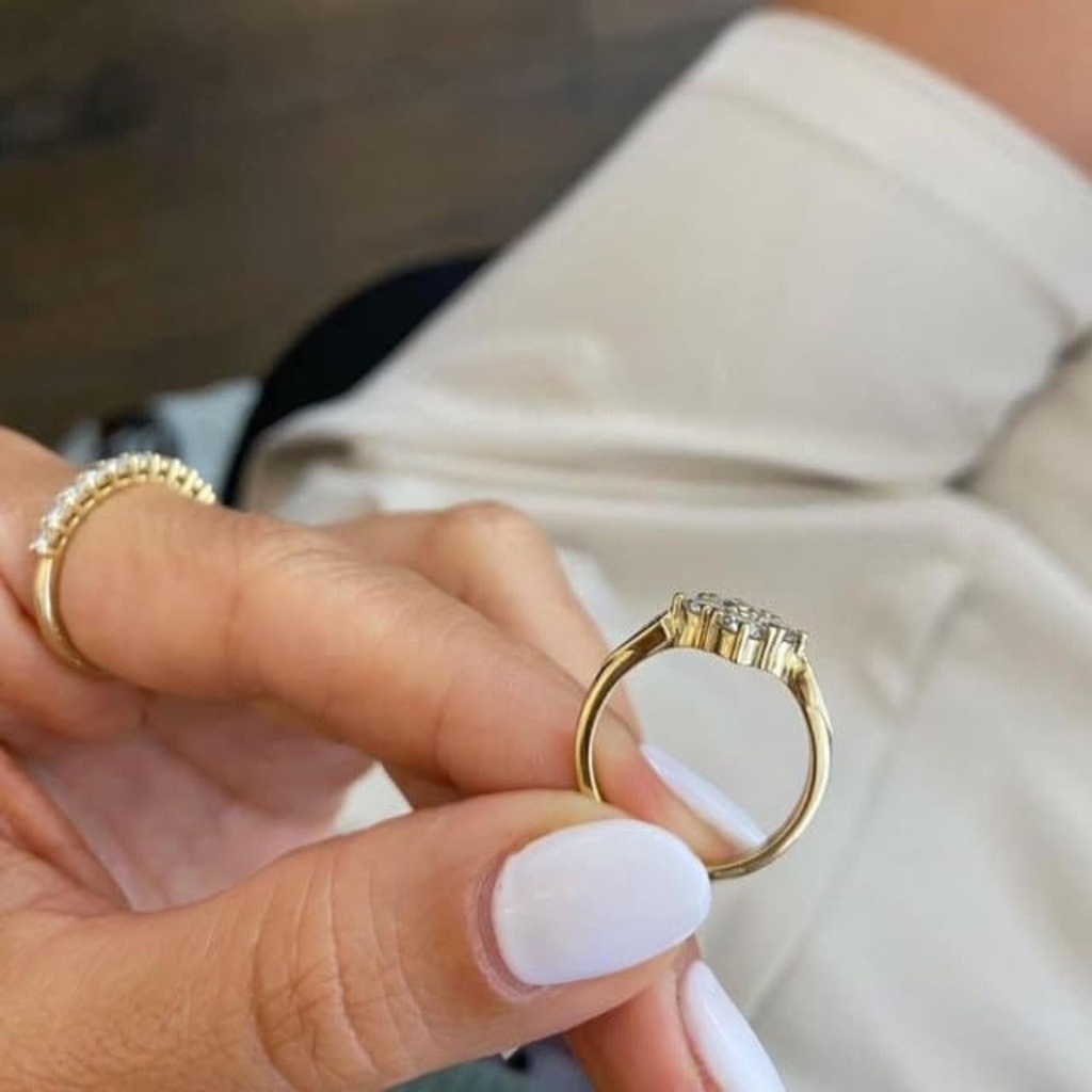 Diamonds Ring, 4 Diamonds set as a Round Diamond Shape Ring In 14K Gold, with 2 Side Small Diamonds, Delicate Detailed Gold Band