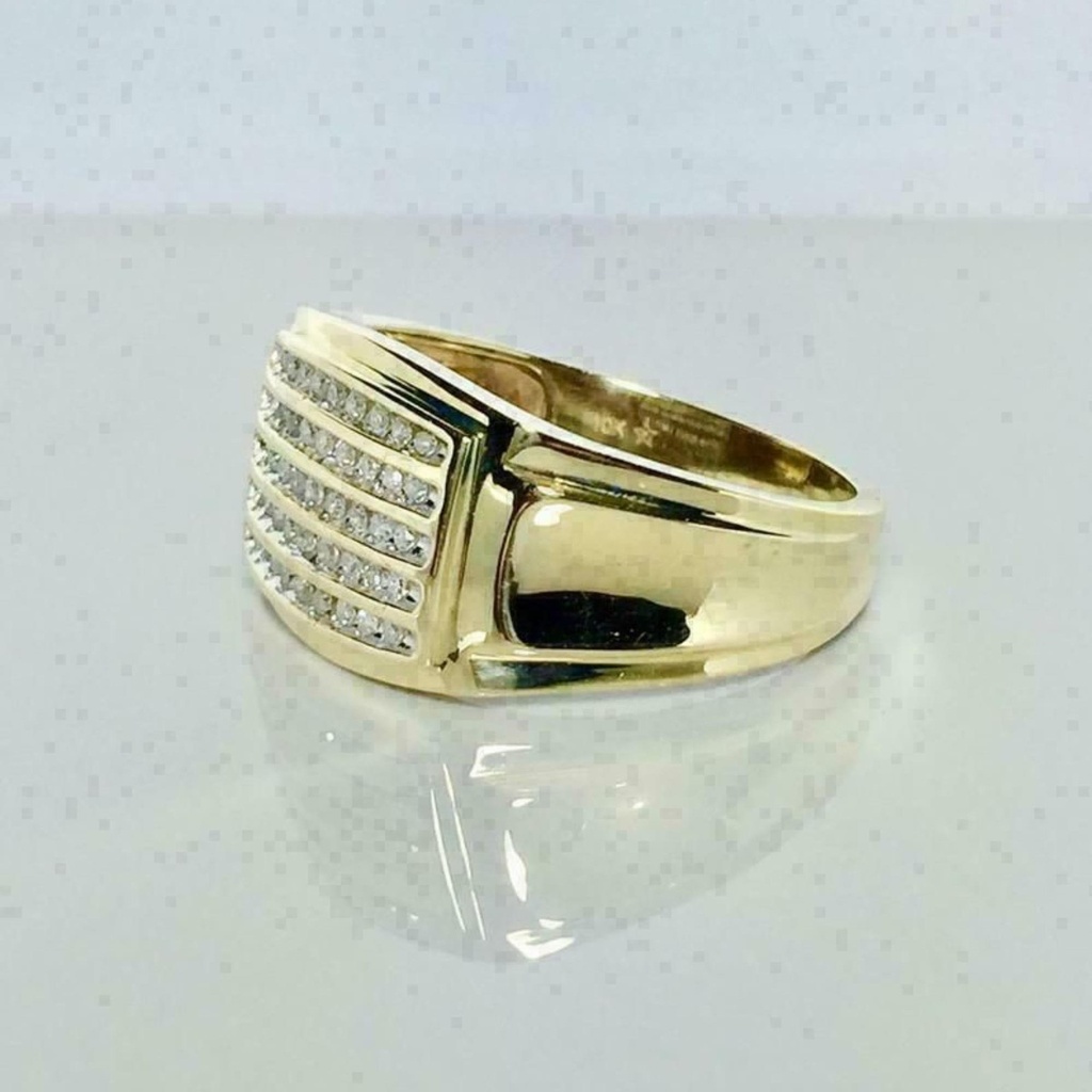 Round Cut Stone Engagement Ring for Men