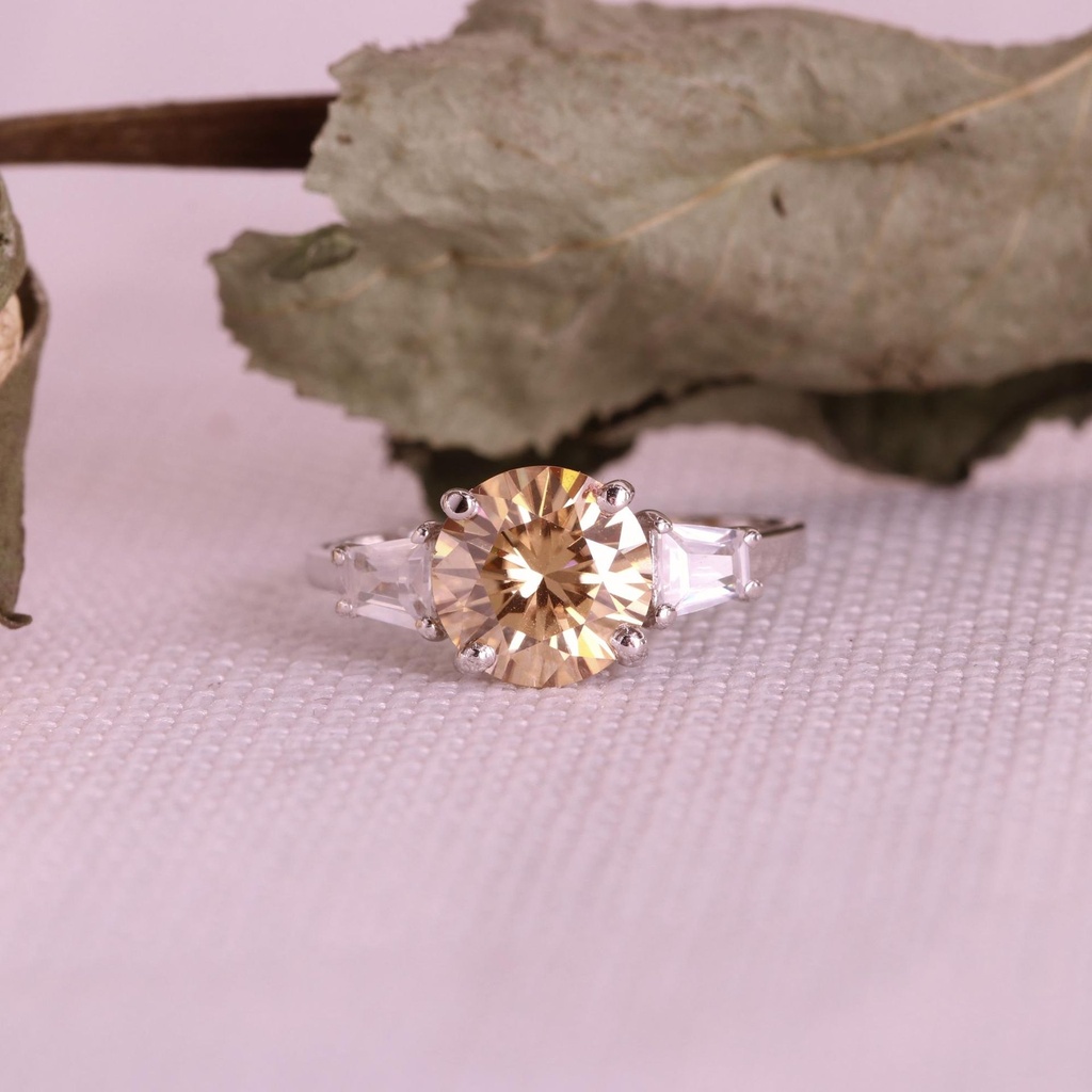 Round Diamond Three Stone Engagement Ring for Her