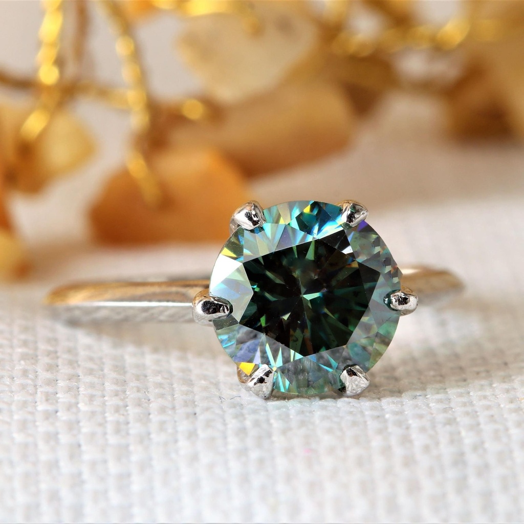 Round Diamond Solitaire Engagement Ring for Her