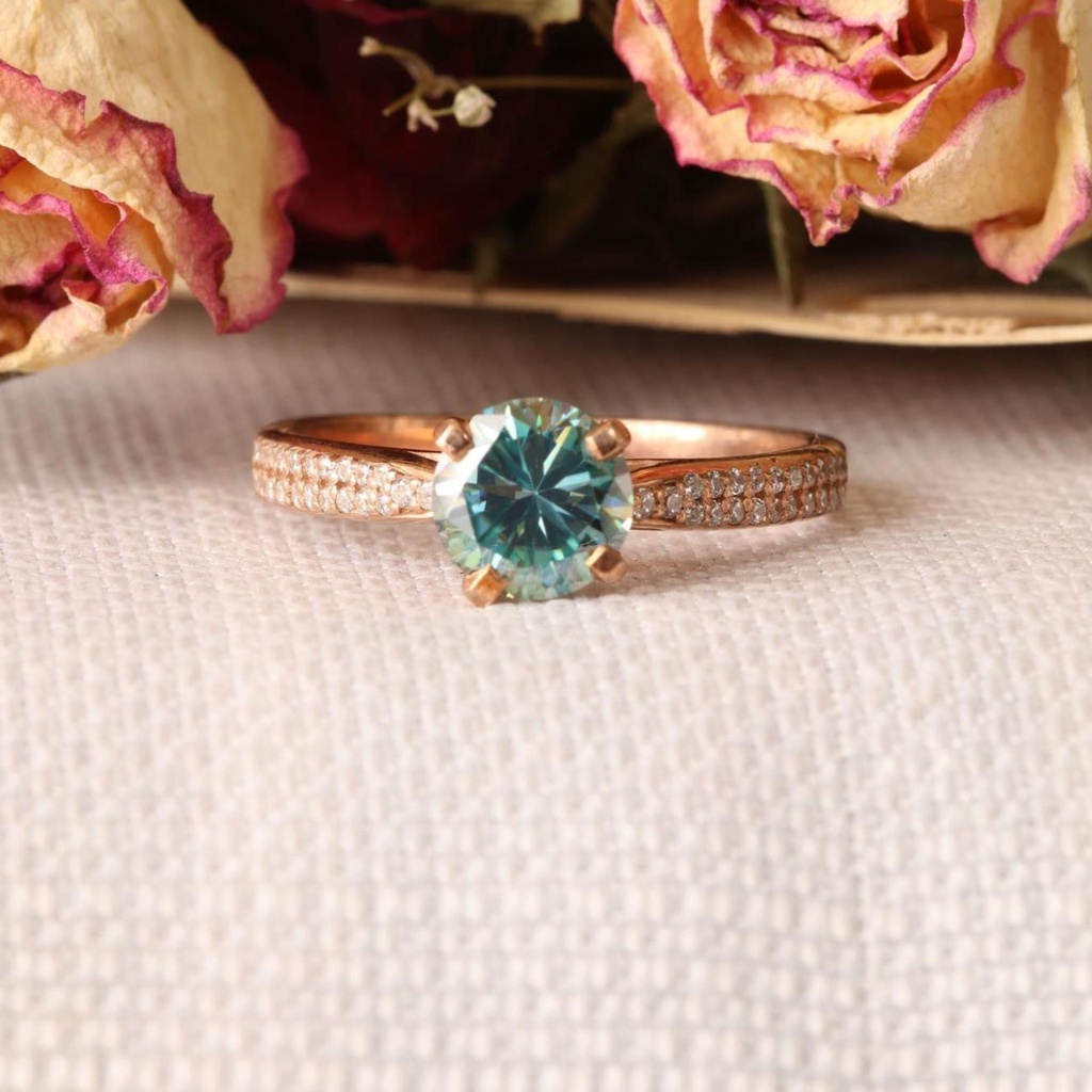 Round Diamond Fancy Engagement Ring for Her