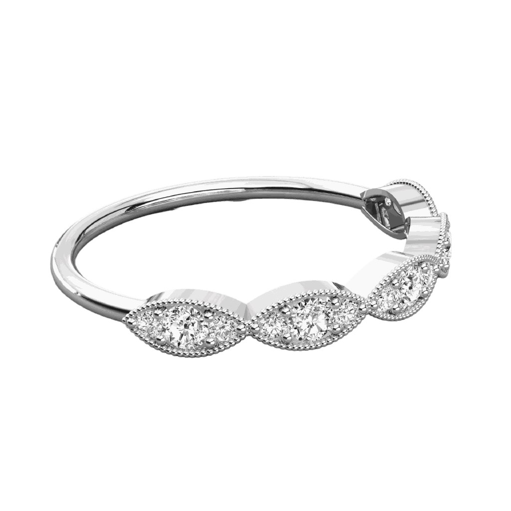 Round Cut Diamond Engagement Ring For Her