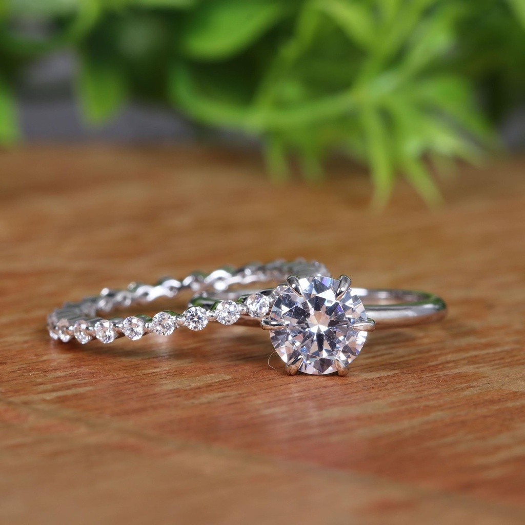 Round Diamond Bridal Ring for Women