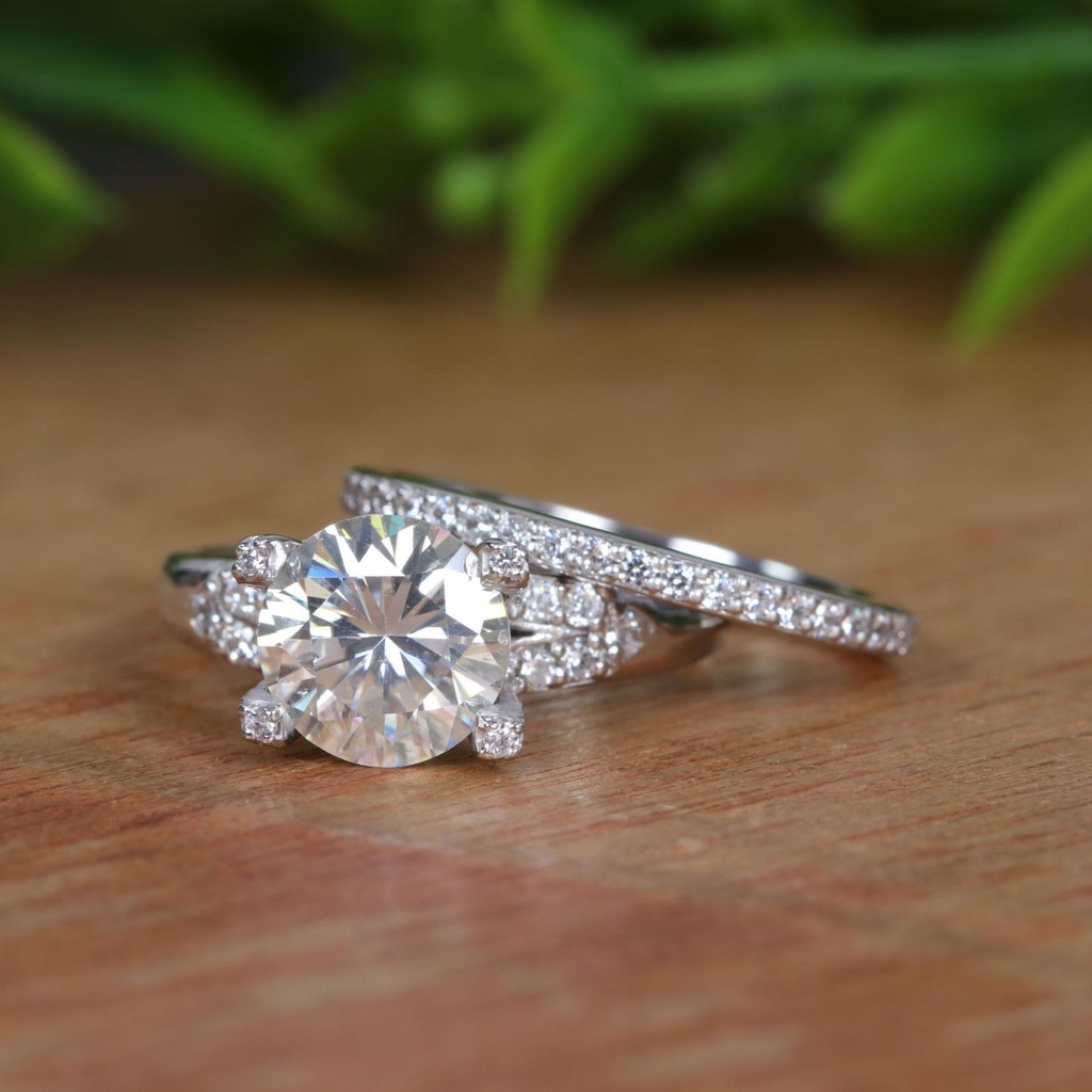 Round Diamond Split Shank Bridal Set For Women