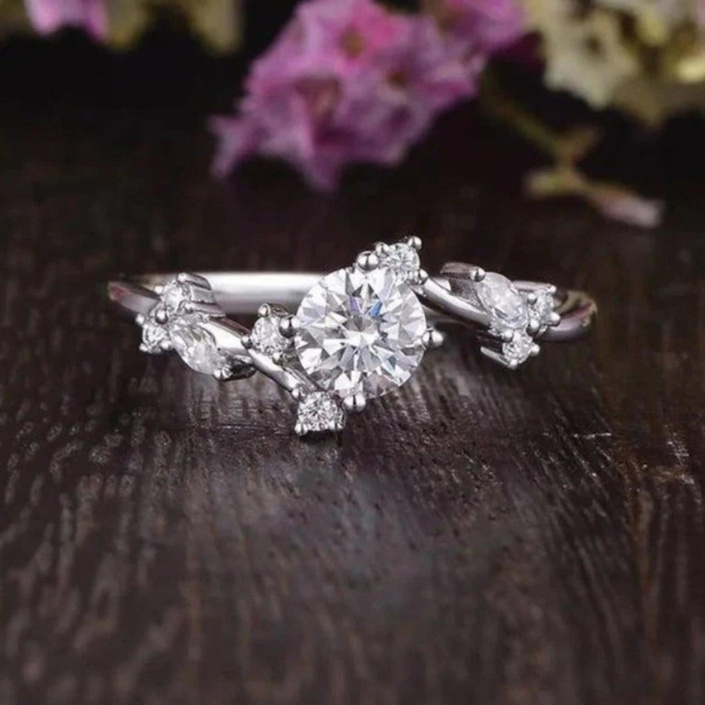 Round Diamond Cluster Engagement Ring for Women  