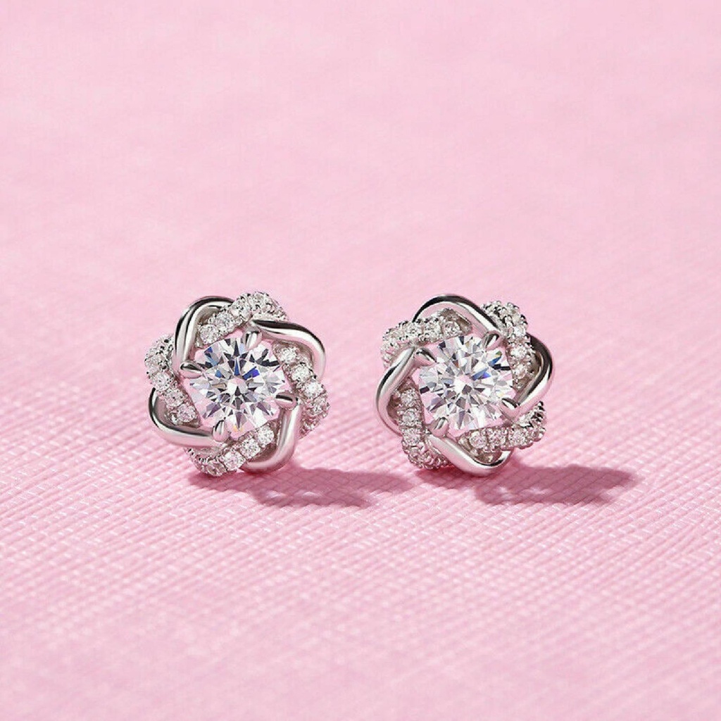 Round Diamond Excellent Cut  Stud Earring For Women