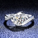 Round Cut Diamond Twisted Anniversary Ring for Women