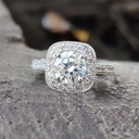 Round Cut Diamond Halo Engagement Ring For Women