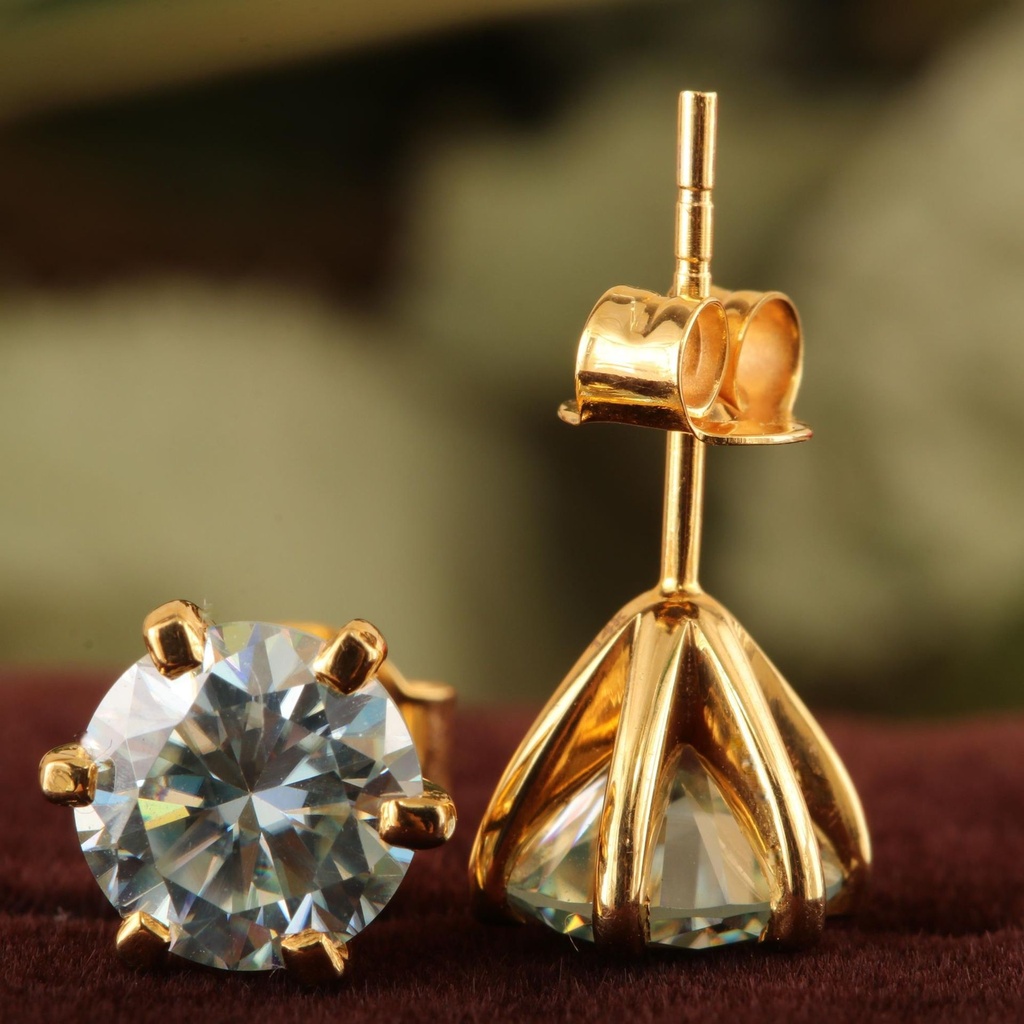 Round Cut Diamond Stud Earrings For Women