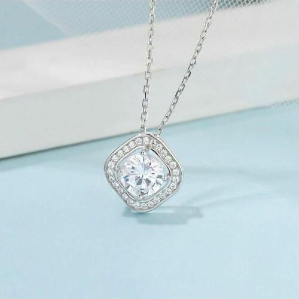 Round Cut Diamond Halo Necklace For Women