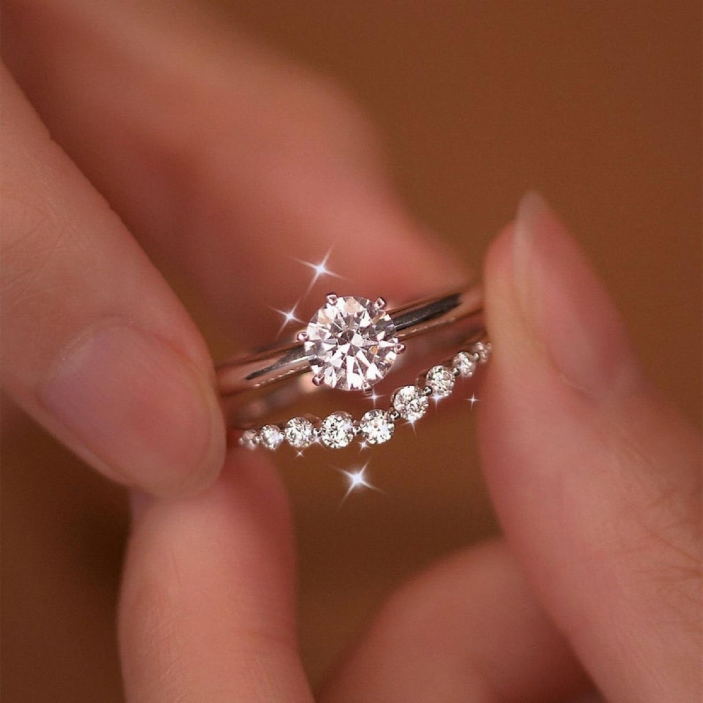 Round Cut Diamond Unique Style Bridal Set For Women