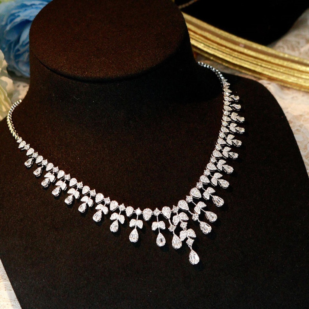  Luxury Big Diamond Necklace 