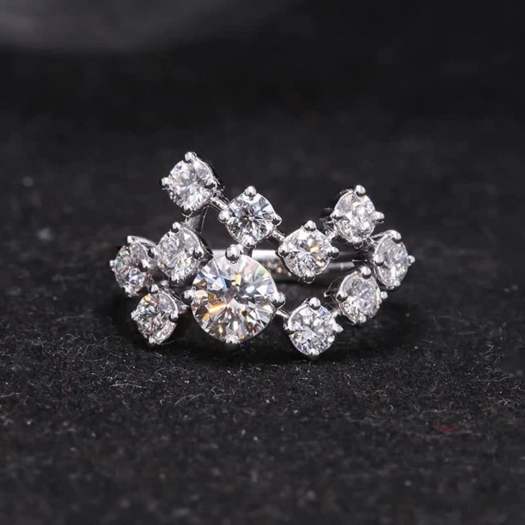 Round Cut Diamond Unique Style Birthday Gift Ring for Women