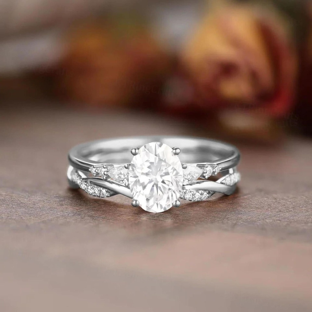 Oval Cut Diamond Twisted Unique Bridal Set Ring for Women