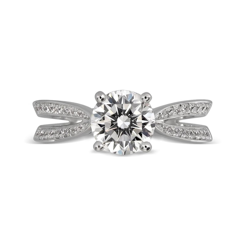 Round Cut Diamond Split Shank Anniversary Ring for Women