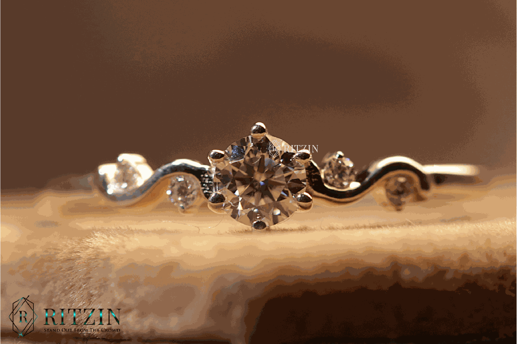 Round Cut Diamond Unique Style Engagement Ring For Women 