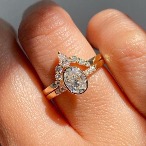 Oval Cut Diamond Unique Style Bridal Set For Women