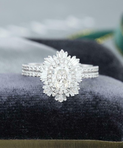 Oval Cut Diamond Art Deco Bridal Set Ring for Women