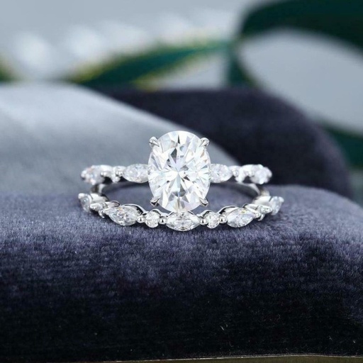 Oval Cut Diamond Heavy Bridal Set Ring for Women
