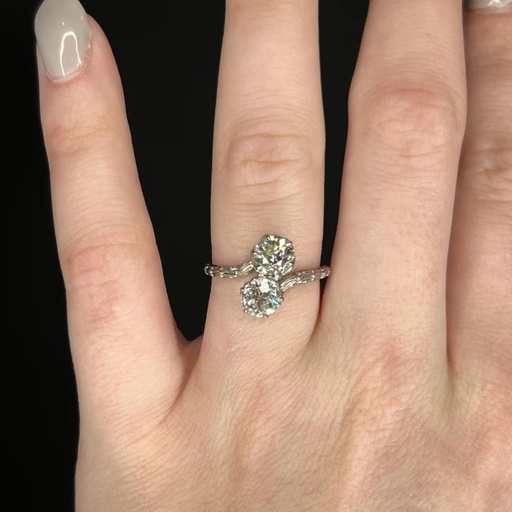 Round Cut Diamond Art Deco Engagement Ring