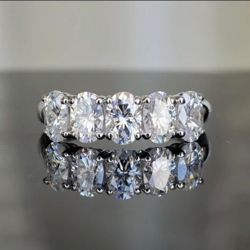 Oval Cut Diamond Engagement Ring for Women