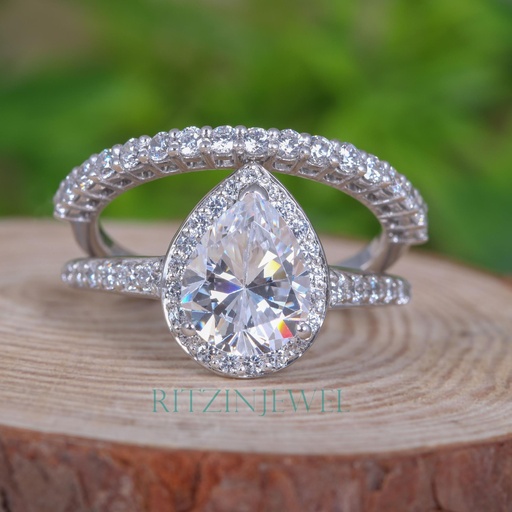Pear Cut Stone Bridal Set Ring for Women
