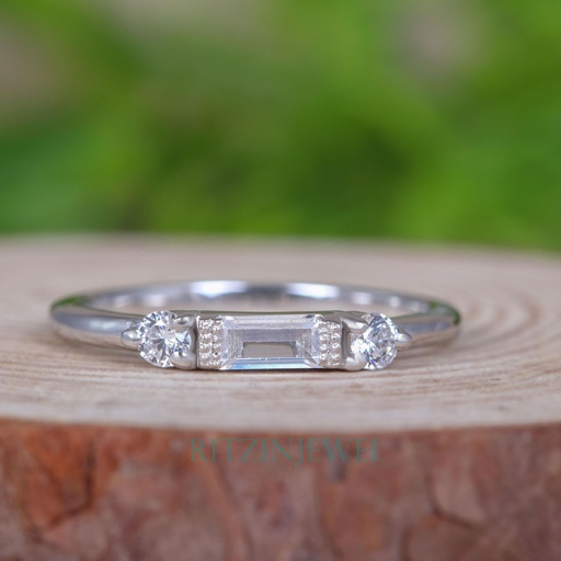 Baguette Diamond Engagement Ring for Women