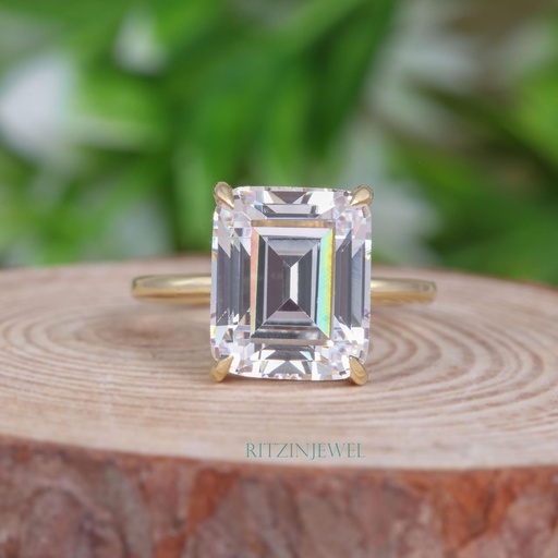 Emerald Diamond Engagement Ring for Women