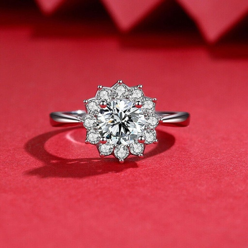 Round Cut Diamond Halo Engagement Ring for Women