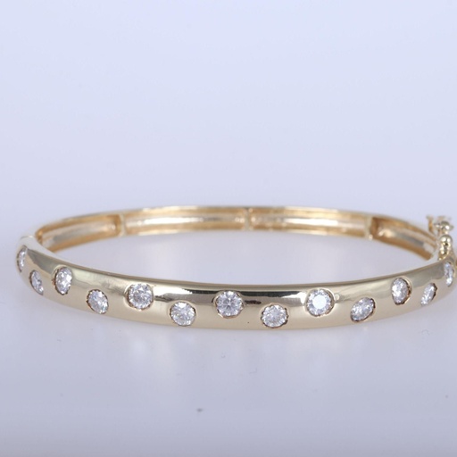 Round Cut Diamond bangle for Women