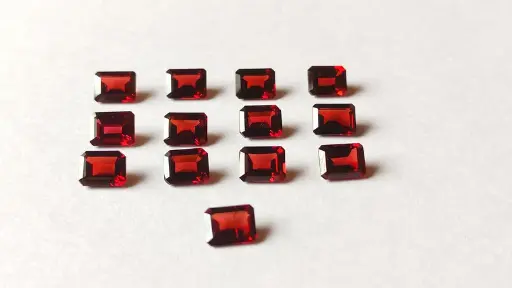 5.50*3.50 Emerald CVD Red