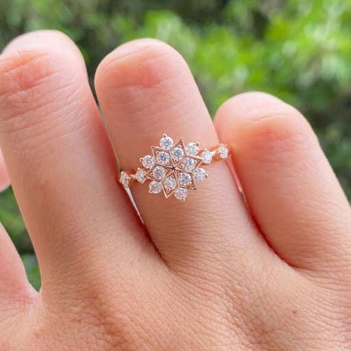 Snowflake Round Cut Moissanite Engagement Ring, Snow Flower Wedding Ring, Star Shaped Ring, Moissanite Bridal Ring,Flower Shape Ring for Her