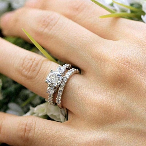 Round Cut Diamond 3 Stone Bridal Set Ring for Women