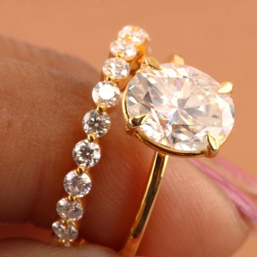 Oval Diamond Fancy Bridal Ring for Her